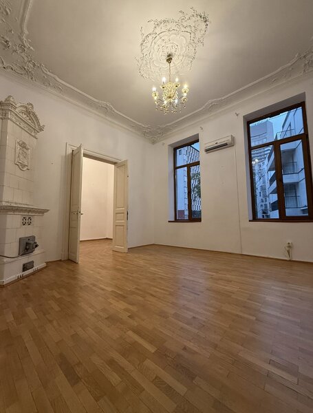 Universitate/ ultracentral/ exclusiv birouri/ spatii comerciale parter