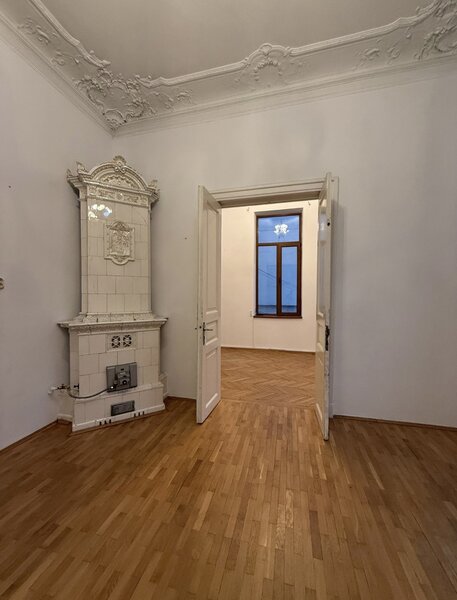 Universitate/ ultracentral/ exclusiv birouri/ spatii comerciale parter